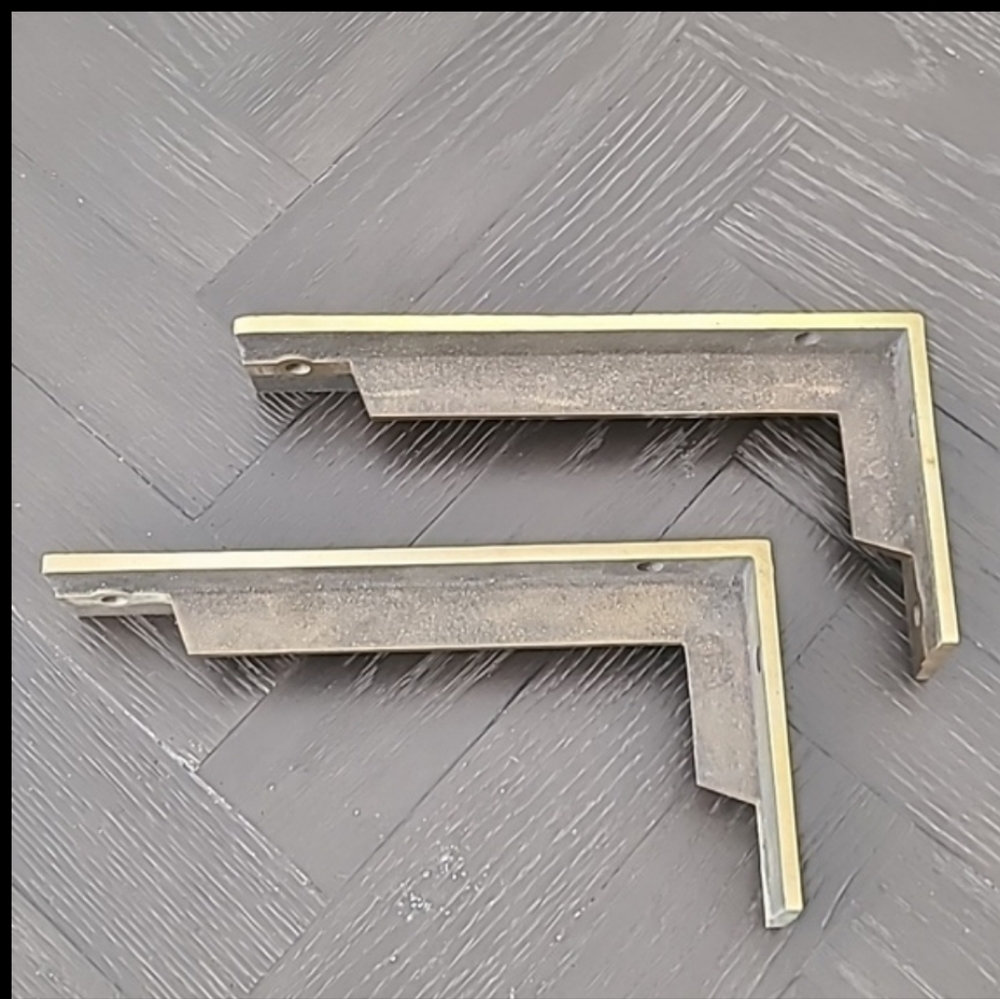 O&G Brute Shelf Brackets - 10"